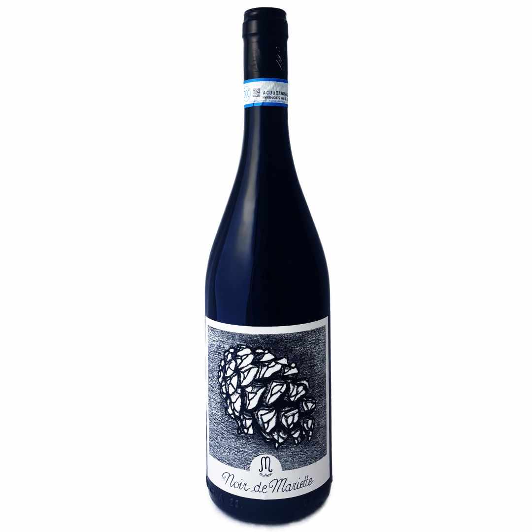 Le Marie Noir de Mariette Pinot Noir a medium bodied dry red wine from Piedmont on the western border in the Pinerolese